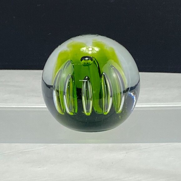 Vintage Blenko Green Controlled Bubbles Glass Paperweight - Picture 4 of 9